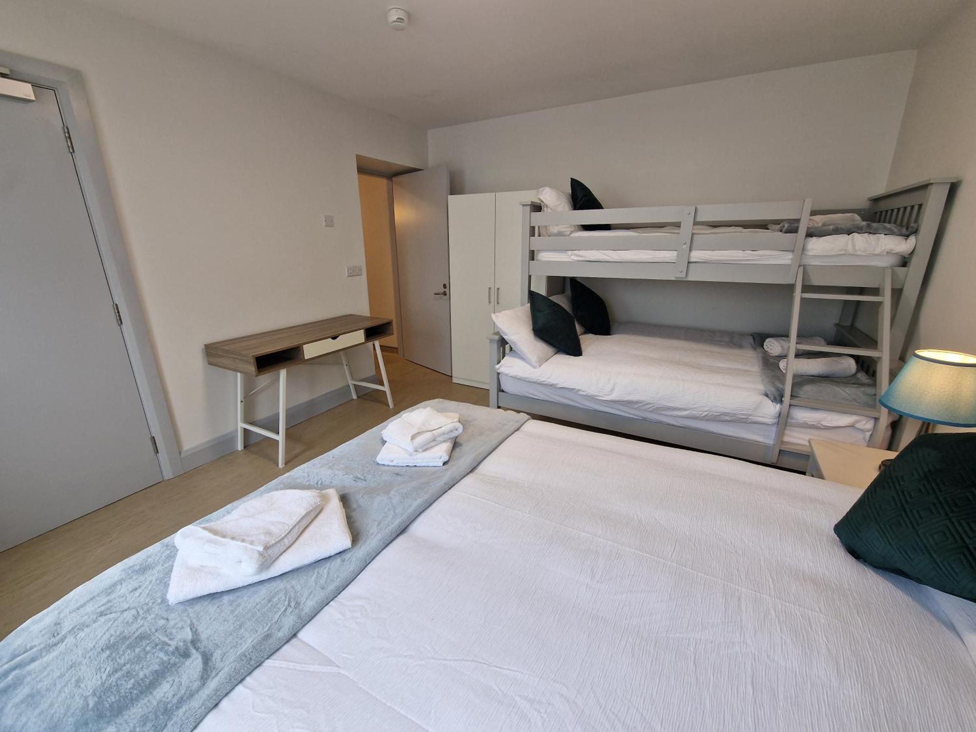 Trivia House Hostel Swanlinbar Bagian luar foto
