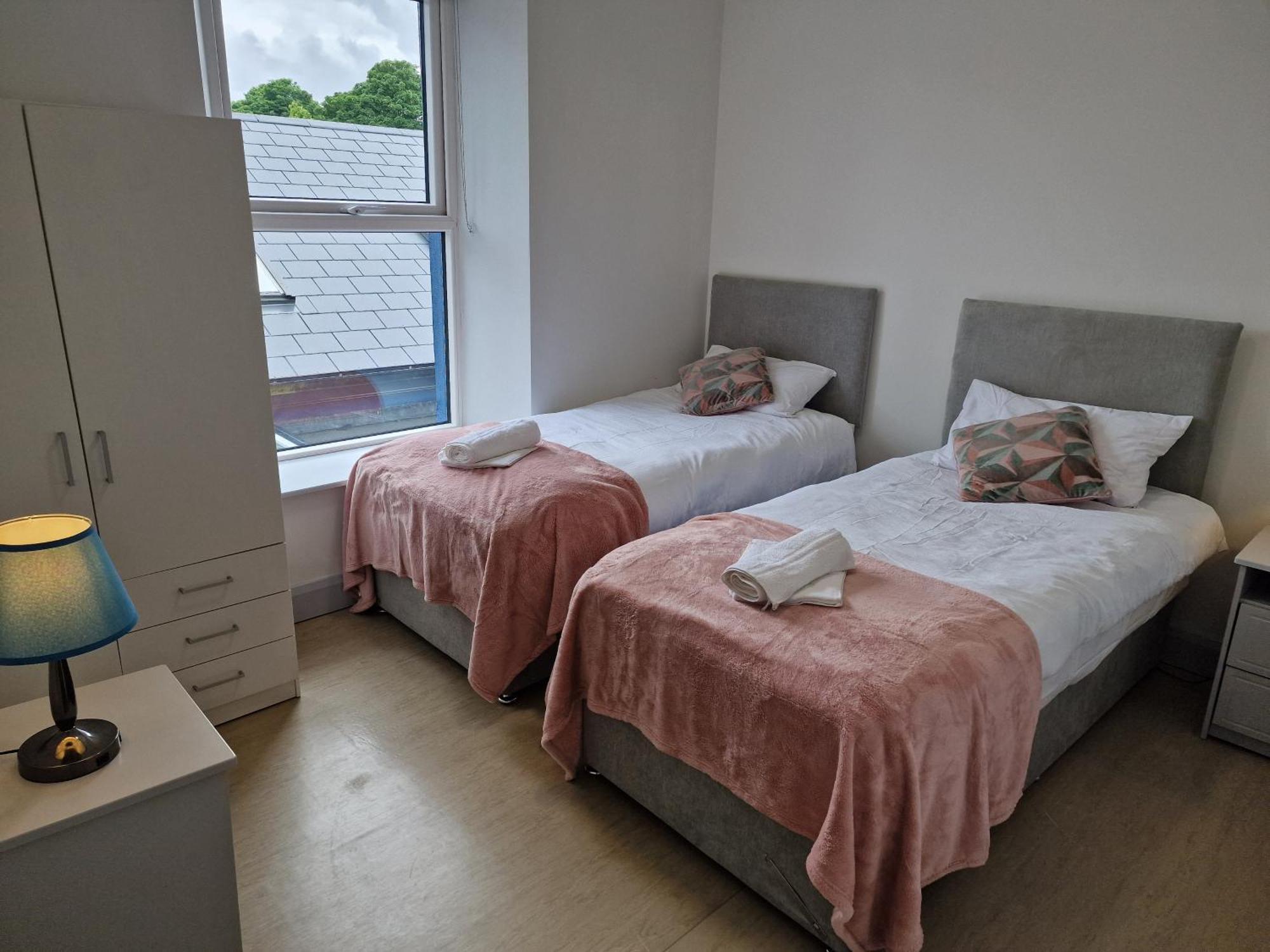 Trivia House Hostel Swanlinbar Bagian luar foto