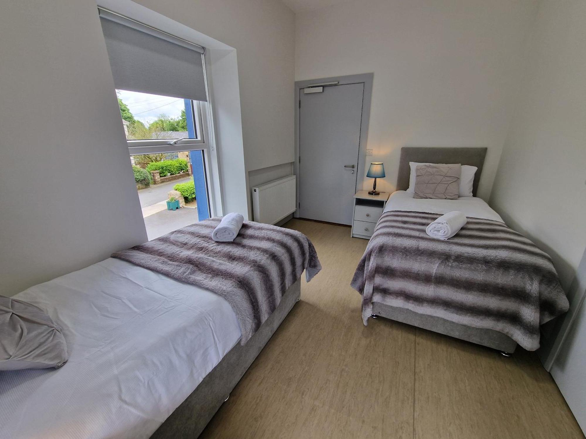 Trivia House Hostel Swanlinbar Bagian luar foto