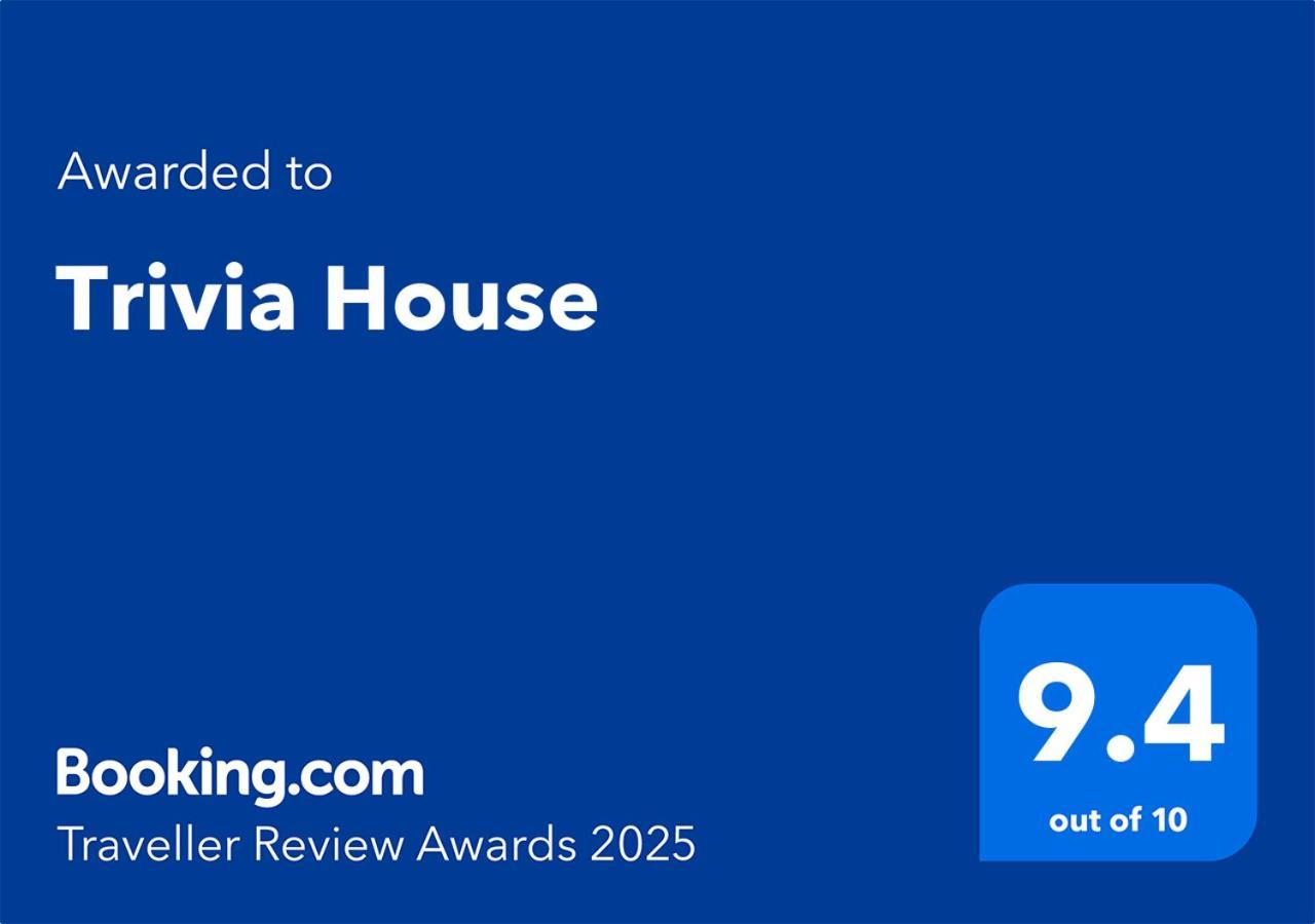 Trivia House Hostel Swanlinbar Bagian luar foto