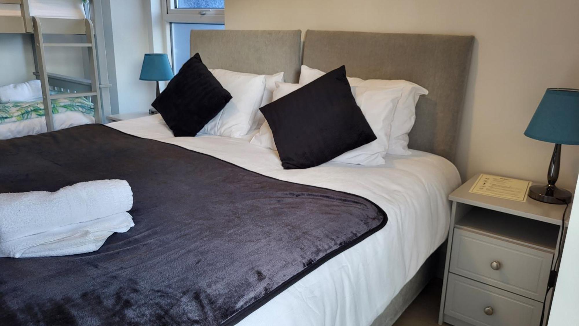 Trivia House Hostel Swanlinbar Bagian luar foto