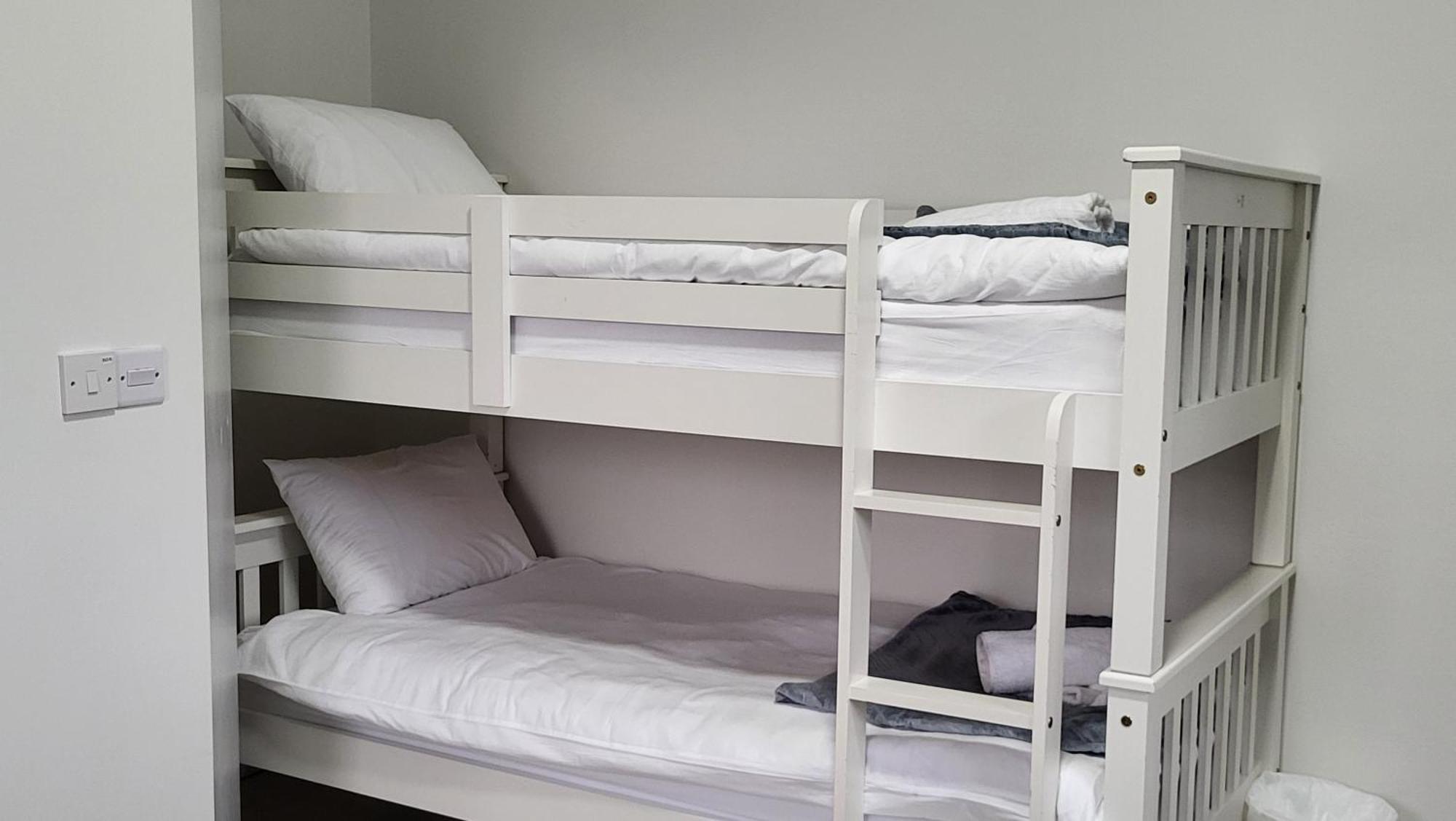 Trivia House Hostel Swanlinbar Bagian luar foto