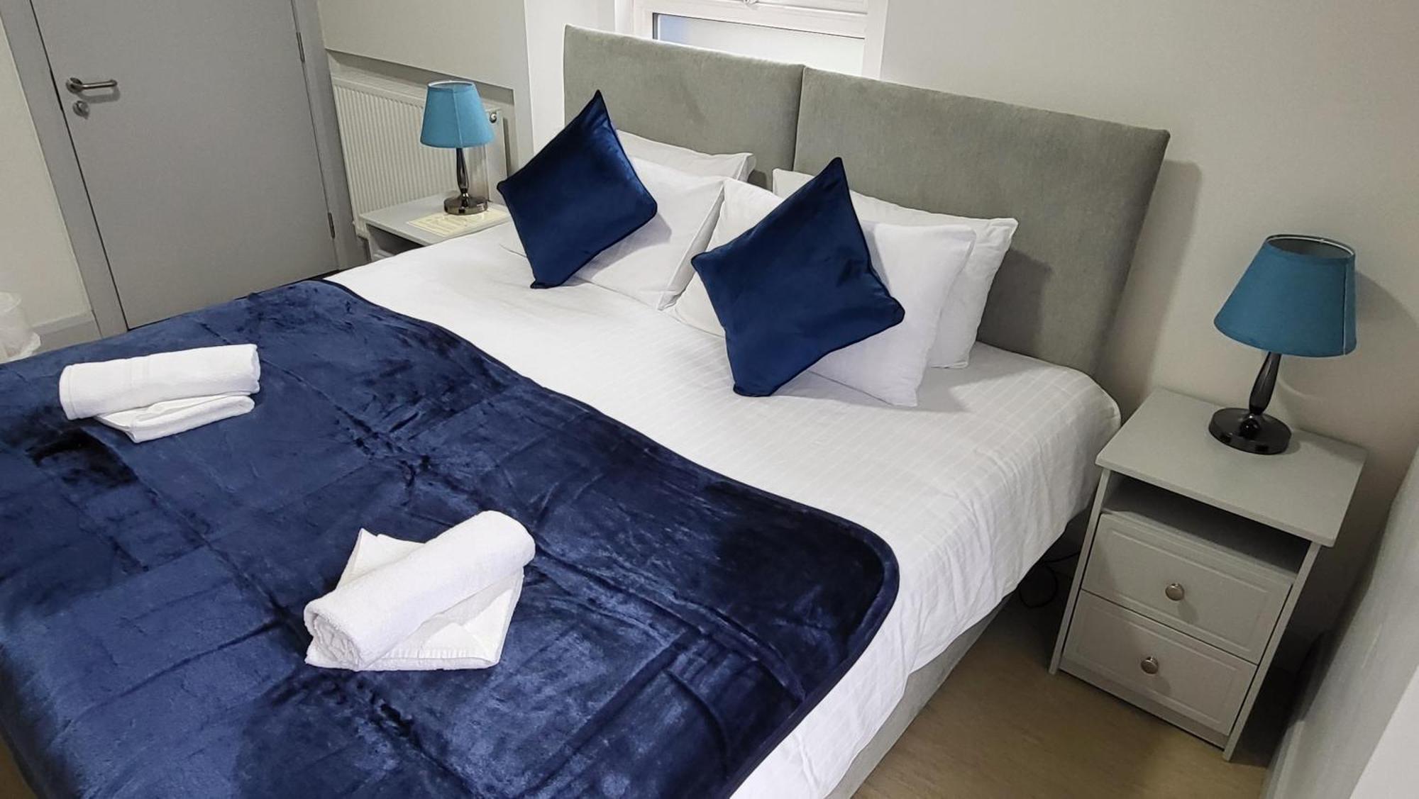 Trivia House Hostel Swanlinbar Bagian luar foto